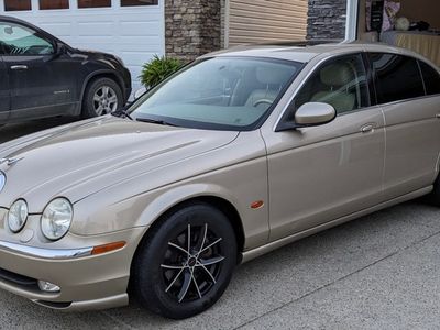 Jaguar S type mint condition for sale