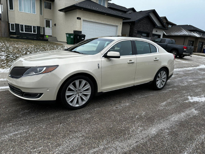 Lady driven, one owner, no accident, low mileage 2015Lincoln MkS