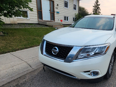 Urgent selling my 2015 Pathfinder. Must go by this weekend