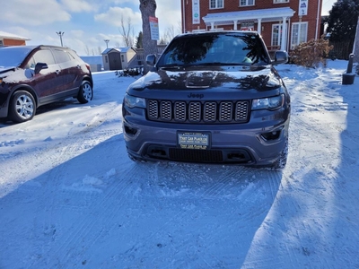 Used 2018 Jeep Grand Cherokee LAREDO 4WD for Sale in London, Ontario