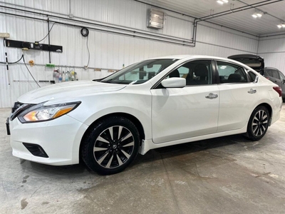 Used 2018 Nissan Altima SV *ACCIDENT FREE* *SAFETIED* *COMMAND START* for Sale in Winnipeg, Manitoba