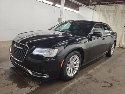 Used 2019 Chrysler 300 Touring, Leather, Nav, Heated Seats, CarPlay + Android, Remote Start, Rear Camera & Much More! for Sale in Guelph, Ontario