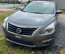 2015 Nissan Altima *one owner*