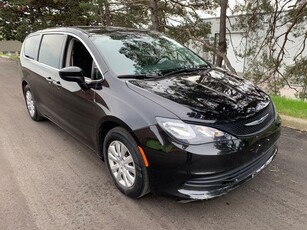 Used 2018 Chrysler Pacifica L- ONLY 50,852KMS! 1 LOCAL SENIOR OWNER! NO CLAIMS for Sale in Toronto, Ontario