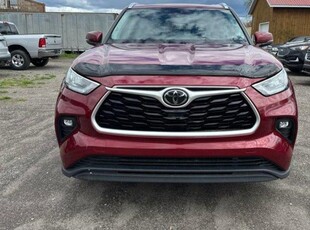 Used 2020 Toyota Highlander XLE AWD, Leather, Sunroof, Adaptive Cruise, Heated Seats, Bluetooth, Rear Camera, Alloys and more! for Sale in Guelph, Ontario