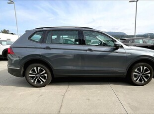 Used 2022 Volkswagen Tiguan Trendline 2.0T 8sp at w/Tip 4M for Sale in Port Moody, British Columbia