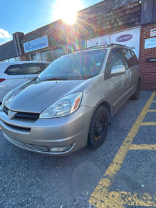 2004 Toyota sienna good price for working