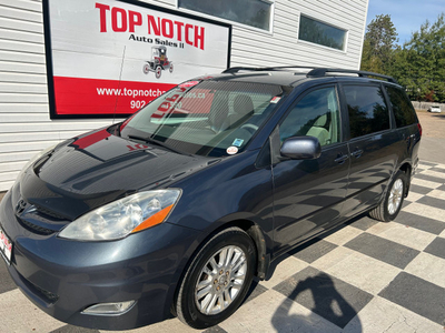 2010 Toyota Sienna LE - 7 Passenger, Cruise control, A.C, Alloy