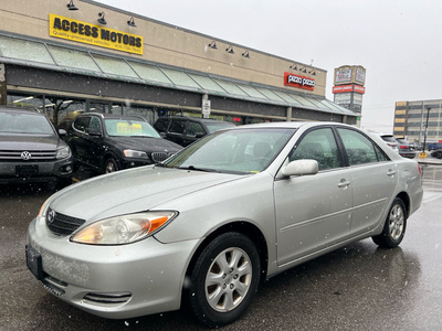 2004 Toyota Camry 4dr Sdn LE , Auto, Very Clean ,Leather