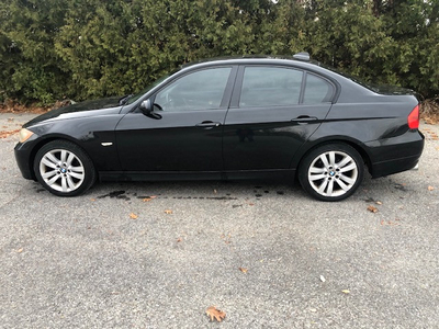 2008 BMW 328xi with extra set of rims and winter tires