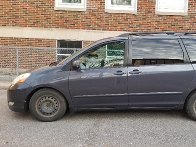 2010 Toyota Sienna LE V6, Leather Interior. One As is.