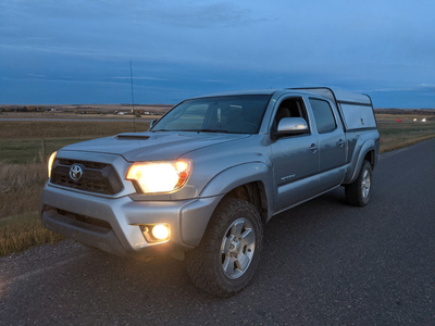 2014 Tacoma, dual cab, long bed, automatic V6 w/ topper
