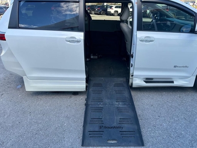 Used 2017 Toyota Sienna LIMITED-WHEELCHAIR ACCESSIBLE VAN-POWER RAMP-28KMS for Sale in Toronto, Ontario
