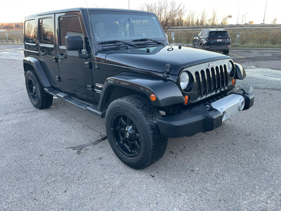 2013 Jeep Wrangler Unlimited Sahara 4x4 AUTO