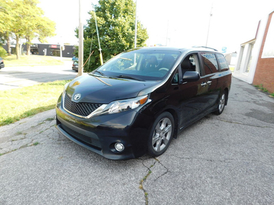 2013 Toyota Sienna SE 8-Pass leather sunroof low km backup came