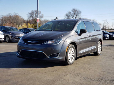 2017 Chrysler Pacifica Touring-L, Leather, Heated Seats