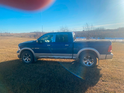 Dodge ram 1500 Laramie 4x4 pick up