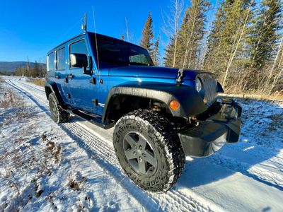 Jeep Wrangler 4 door Limited Mountain Edition! In excellent condition!!!! Drives great!!!