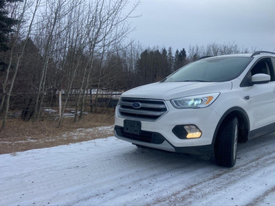 2017 Ford Escape 2.0L Turbo EcoBoost AWD. Nice condition!