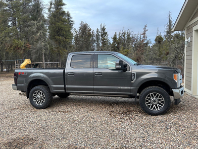 2018 Ford F 350 Lariat (Loaded)