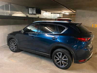 2018 Mazda CX-5 GT w Tech package and full options - Low Mileage