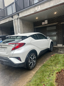 2018 Toyota C-HR XLE, ONLY 20,400 KMS