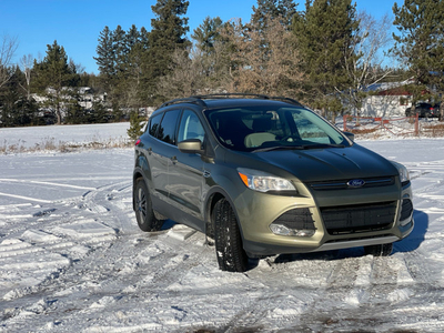 Ford Escape SUV, Low mileage, 4WD, new winter tires