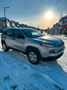 2017 Jeep Cherokee 4X4 - Meticulously maintained