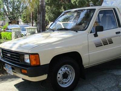 Looking for 84-88 Toyota Pickup Parts