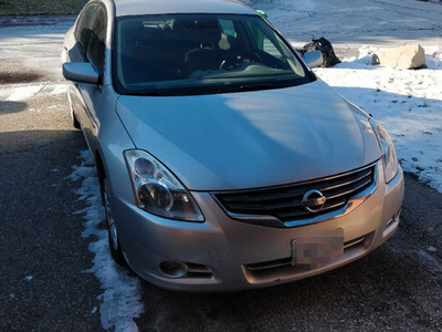 Nissan Altima 2012 S with winter tires