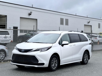 Used 2023 Toyota Sienna FWD LE for Sale in Richmond, British Columbia