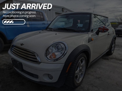 Used 2010 MINI Cooper WELL MAINTAINED, LOCAL TRADE, SMOKE-FREE, PET-FREE for Sale in Cranbrook, British Columbia
