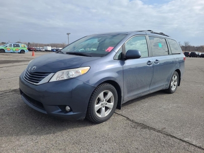 Used 2016 Toyota Sienna LE FWD 8-Passenger V6 - BACK-UP CAM! ALLOYS! PWR DOORS! HTD SEATS! for Sale in Kitchener, Ontario