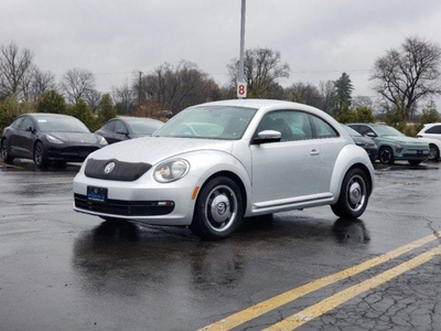Used 2016 Volkswagen Beetle Coupe Classic, Auto, Nav, Heated Seats, CarPlay + Android, Rear Camera, Bluetooth, and more! for Sale in Guelph, Ontario