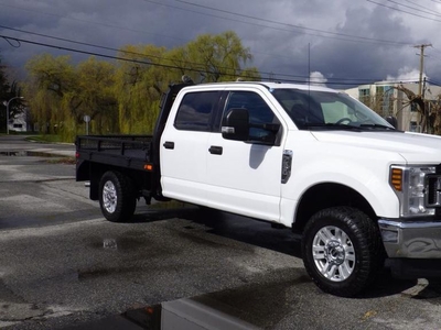 Used 2018 Ford F-250 8 Foot Flat Deck Crew Cab 4WD for Sale in Burnaby, British Columbia