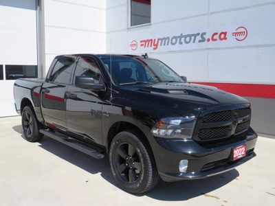 Used 2022 RAM 1500 Classic Express (**4X4**BLACK EDITION**ALLOY RIMS** STEP SIDES**FOG LIGHTS**POWER DRIVERS SEAT**LEATHER**BOXLINER**TONNEAU COVER**AUTO HEADLIGHTS**BACKUP CAMERA**HEATED SEATS**HEATED STEERING WHEEL**DUAL CLIMATE CONTROL**) for Sale in Tillsonburg, Ontario