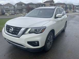 2018 Nissan Pathfinder - fully loaded 74 km 7 Pass. $18500