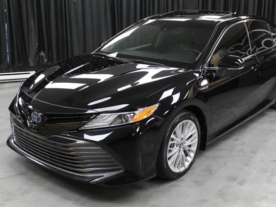 Used Toyota Camry Hybrid 2018 for sale in Sainte-Rose, Quebec