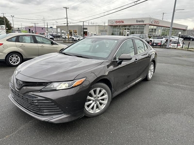 Used Toyota Camry 2019 for sale in Granby, Quebec