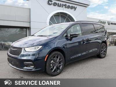 2023 Chrysler Pacifica Touring L | Leather