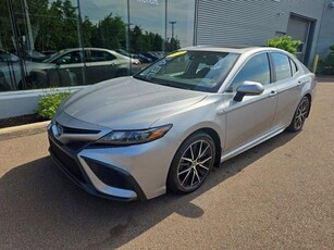 Used 2021 Toyota Camry HYBRID XLE for Sale in Dieppe, New Brunswick