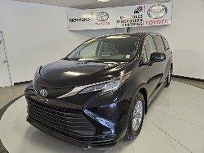 Used Toyota Sienna 2021 for sale in Richmond, Quebec