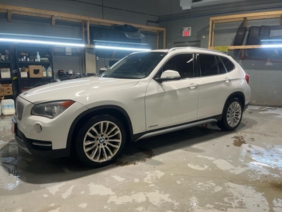 Used 2013 BMW X1 xDrive28i * Dual Sunroof * Heated Seats * Leather Interior/Leather Steering Wheel * Power Locks/Windows/Side View Mirrors/Tailgate * Steering Controls for Sale in Cambridge, Ontario
