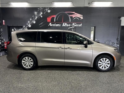 Used Chrysler Pacifica 2018 for sale in Levis, Quebec