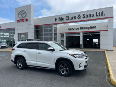 2017 Toyota Highlander Limited Very low mileage