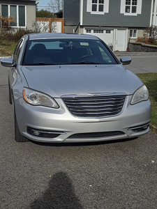 Chrysler 200, for sale excellent condition negotiable