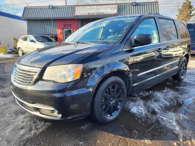 2014 CHRYSLER TOWN AND COUNTRY**FINANCEMENT FACILE ET 100% APP