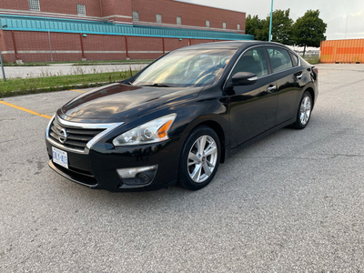2014 Nissan Altima SV - 4 cyl 2.4L - great on gas!