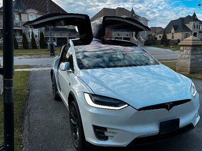 2016 90D Model X with Winter + Summer tire set. Family workhorse