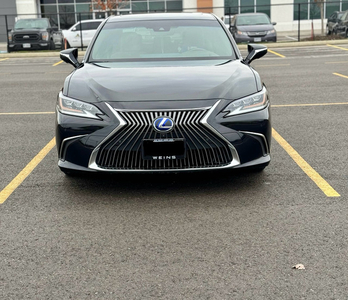 2019 Lexus ES 300h Hybrid Ultra Luxury Package